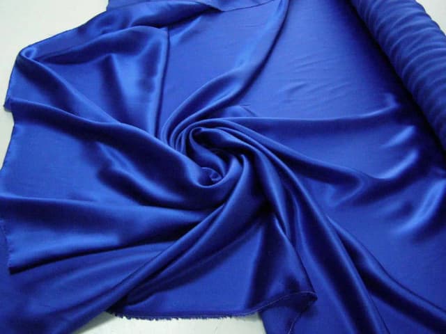 Czy bawełna się rozciąga? Odkryj fakty, które zaskoczą każdego