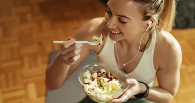 Co jeść po wieczornym treningu na redukcji, aby nie przytyć?