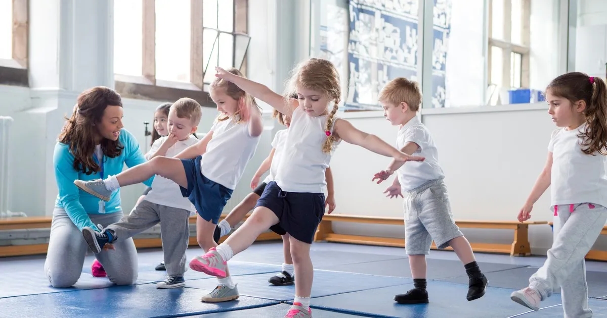 Jak powinna wyglądać rozgrzewka na wf, aby uniknąć kontuzji?